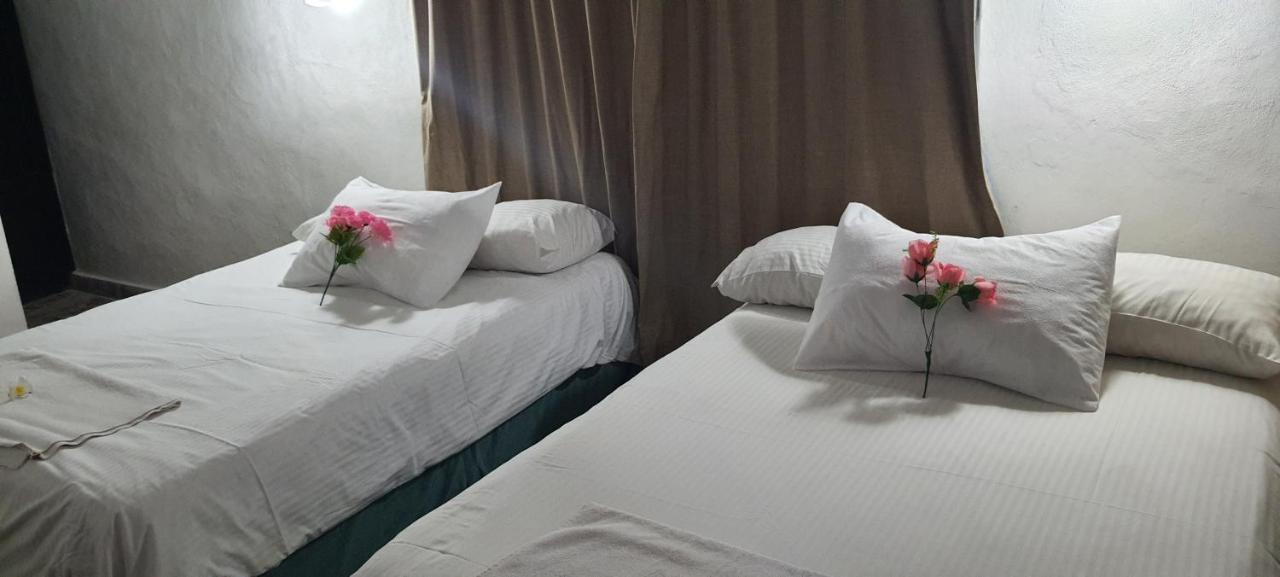 Capsule hotel Hermanos Aguilar