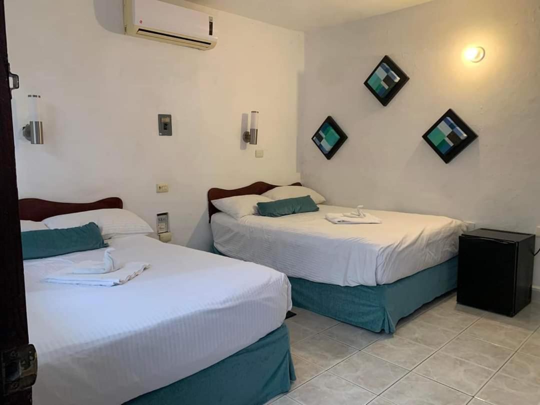 Hermanos Aguilar Capsule hotel Cozumel